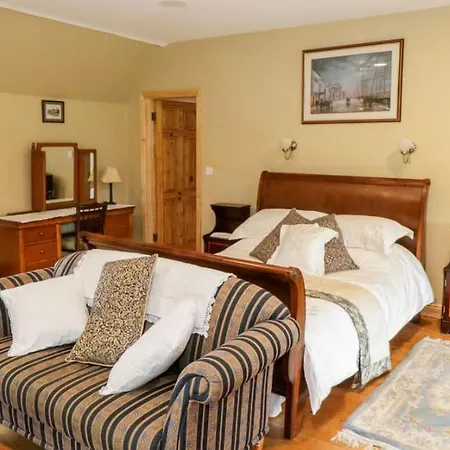 An Maide Bán, Vakantiehuis