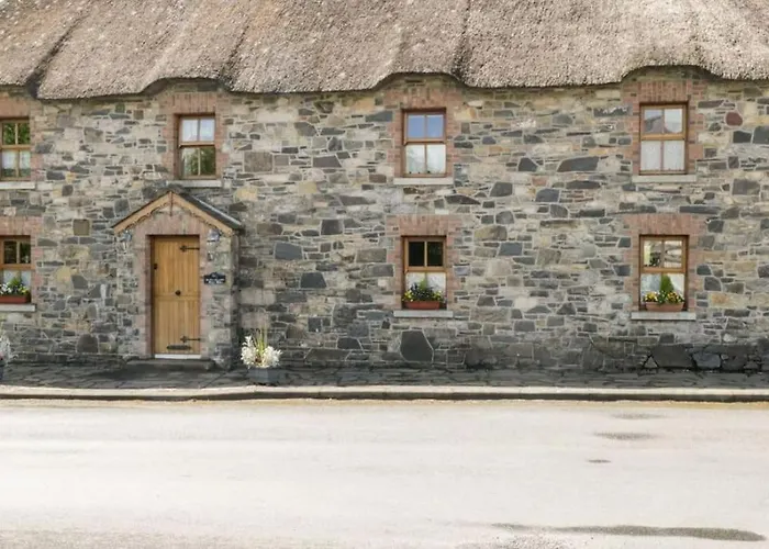 An Maide Ban, Holiday home